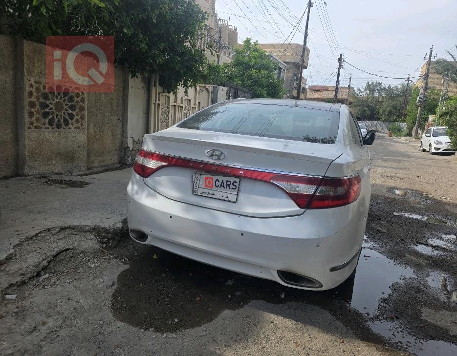 هيونداي أزيرا